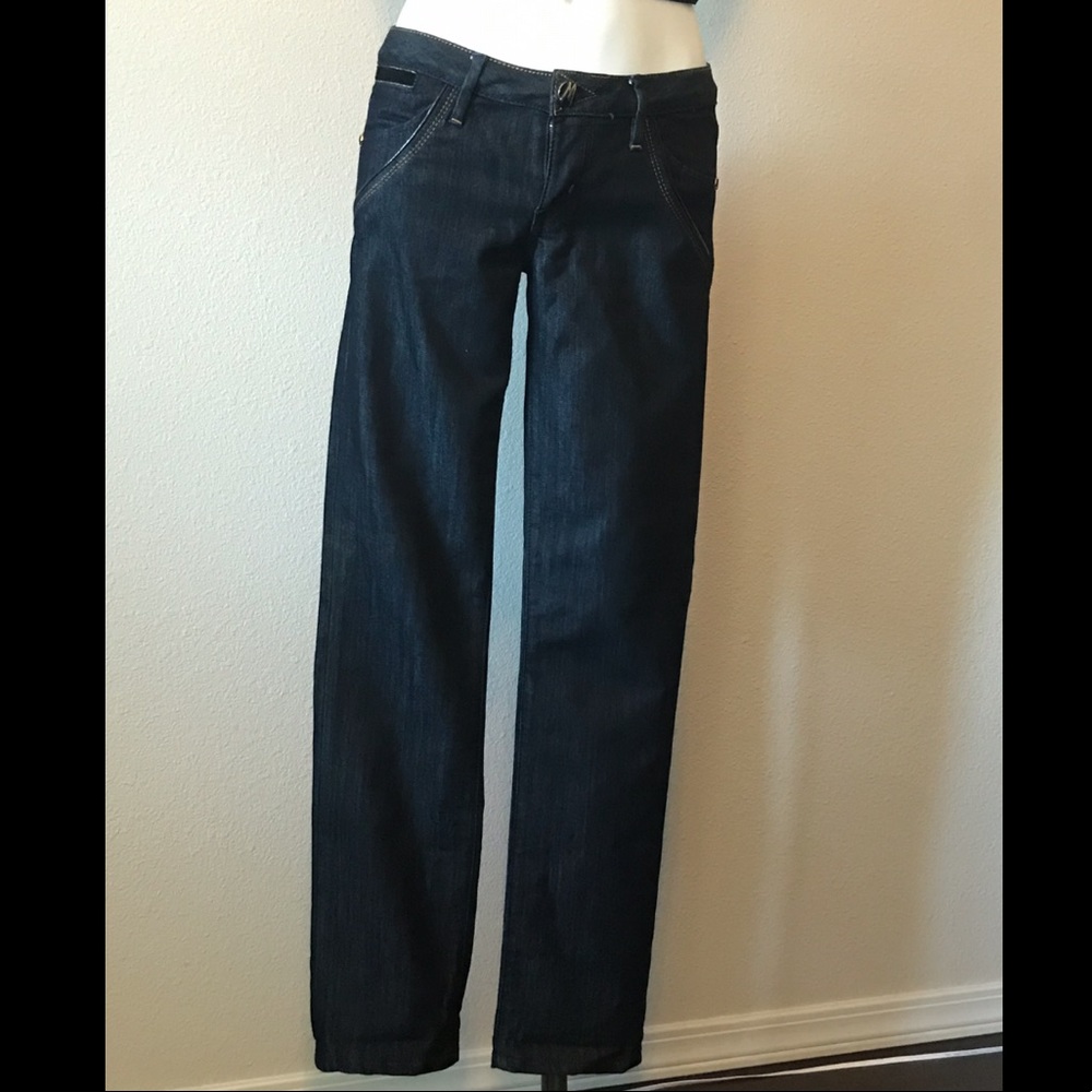 Marciano Straight leg dark wash Style P74A4008